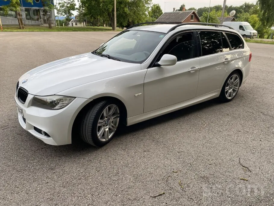 BMW 320D 2009 photo 2