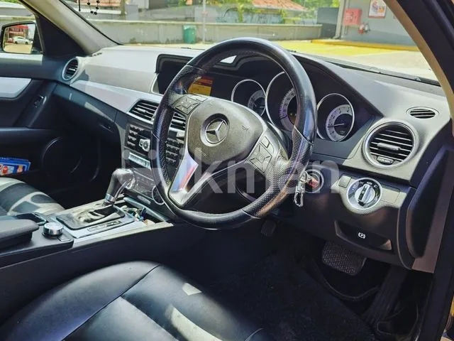 Mercedes-Benz C180 2012 photo 5