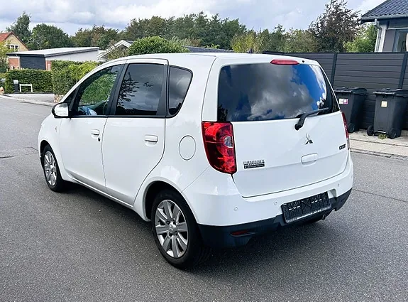 Mitsubishi Colt 2011 photo 4