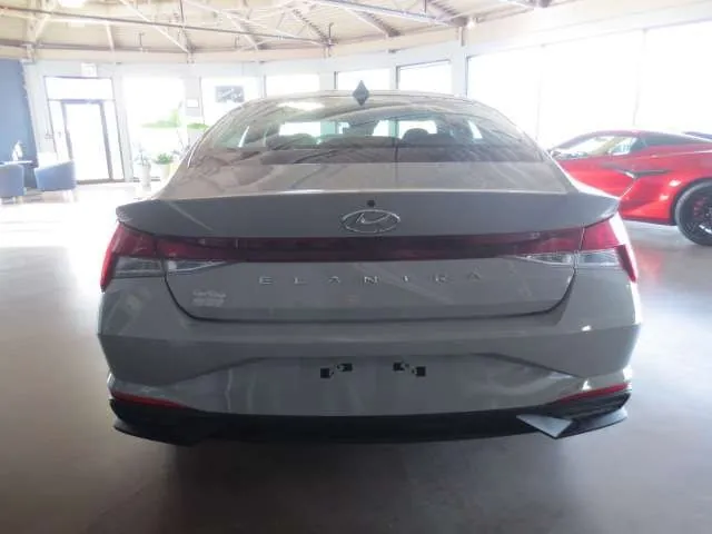 Hyundai Elantra 2022 photo 4