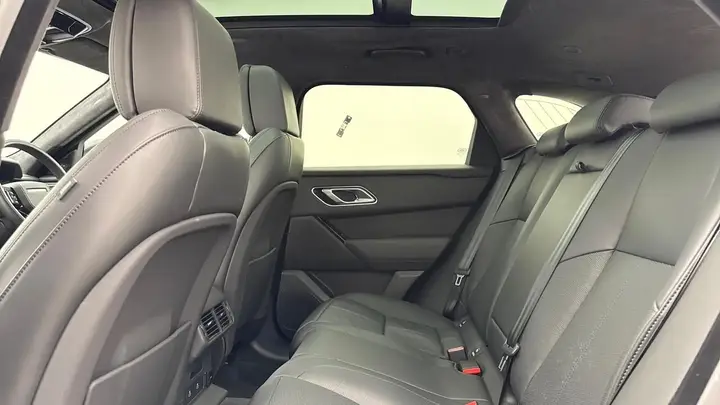 Land Rover Range Rover Velar 2025 photo 4