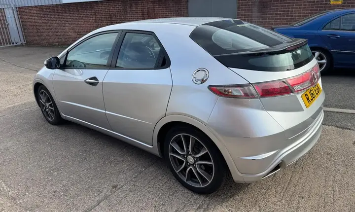 Honda Civic 2011 photo 2