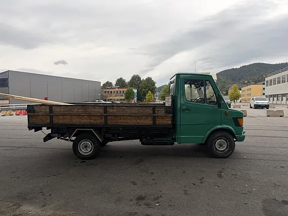 Mercedes-Benz 307 1983 photo 4