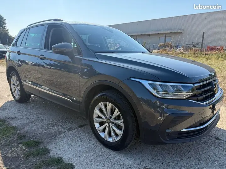 Volkswagen Tiguan 2022 photo 2