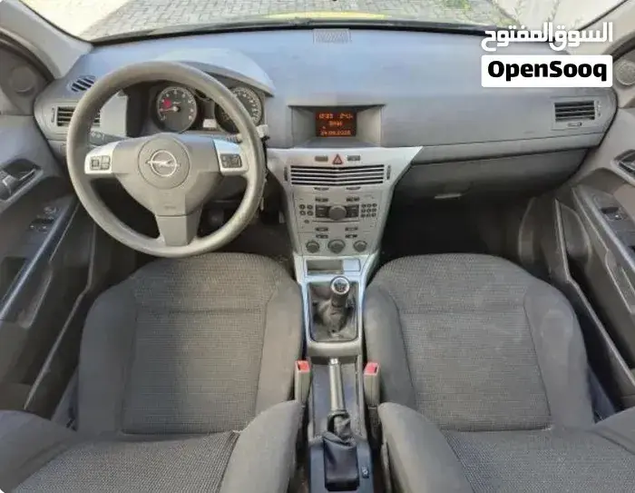 Opel Astra 2009 photo 2