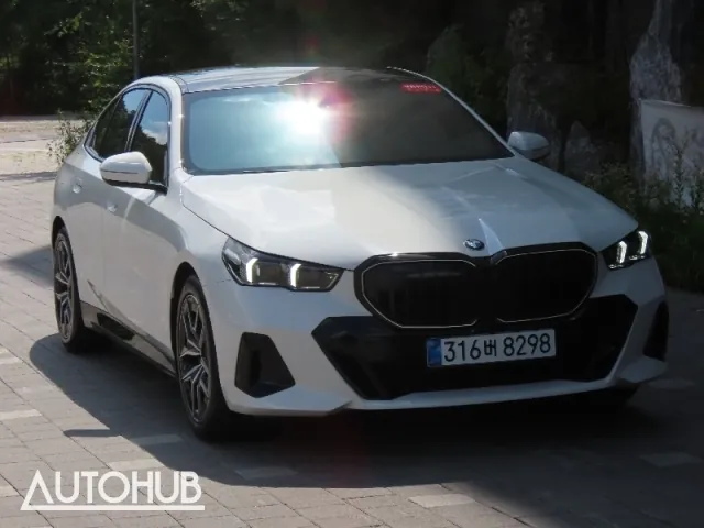 BMW 5 Series 2026 photo 2