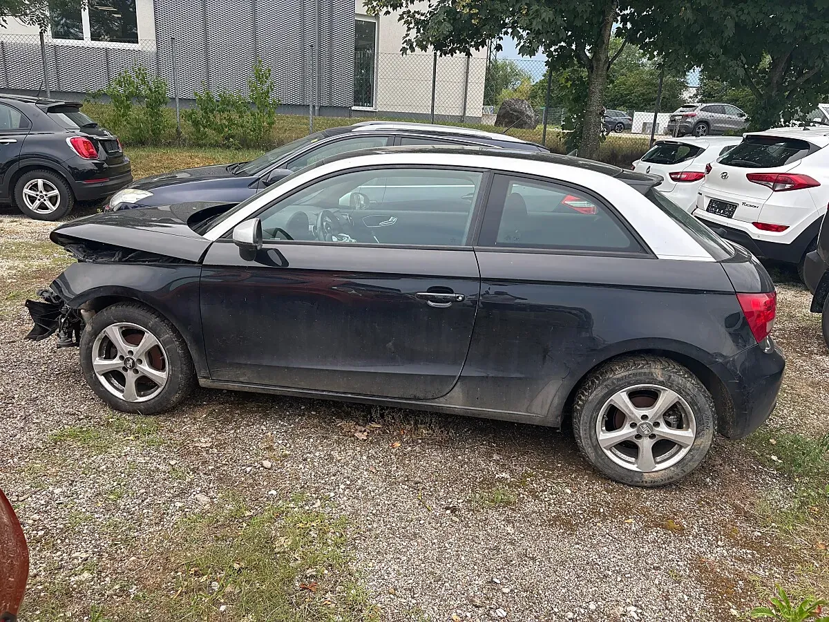 Audi A1 2011 photo 2