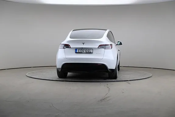 Tesla Model Y 2022 photo 2