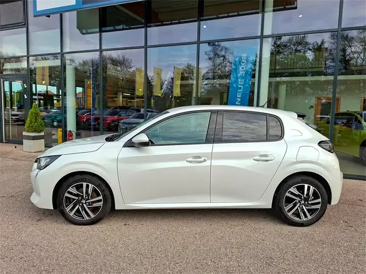 Peugeot 208 2020 photo 2