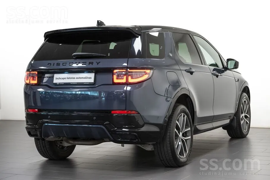 Land Rover Discovery Sport 2023 photo 2