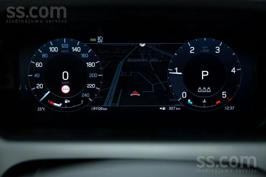 Land Rover Discovery Sport 2023 photo 5