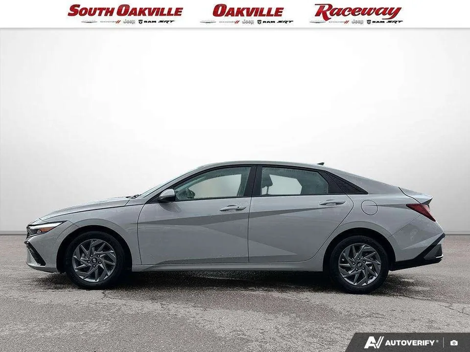 Hyundai Elantra 2025 photo 3