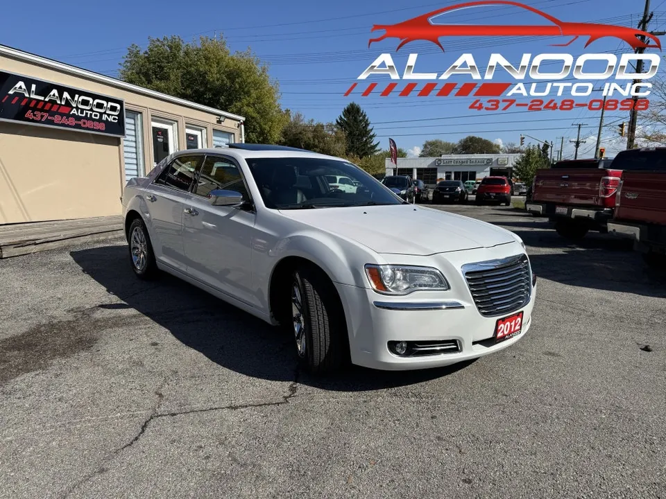 Chrysler 300 2012 photo 3