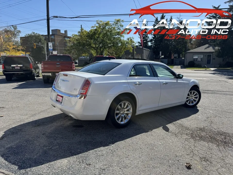 Chrysler 300 2012 photo 5