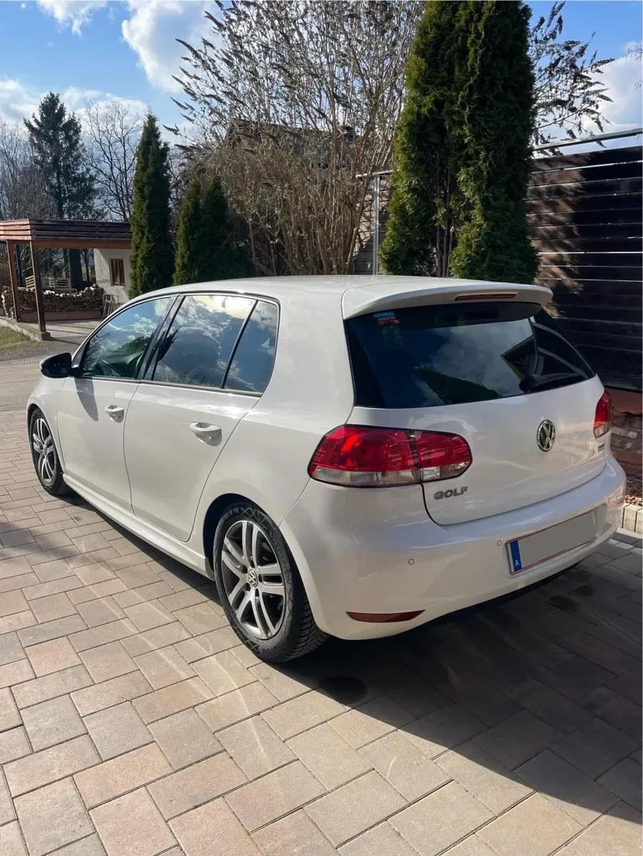 Volkswagen Golf 2011 photo 3
