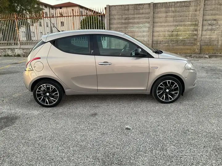 Lancia Ypsilon 2012 photo 5