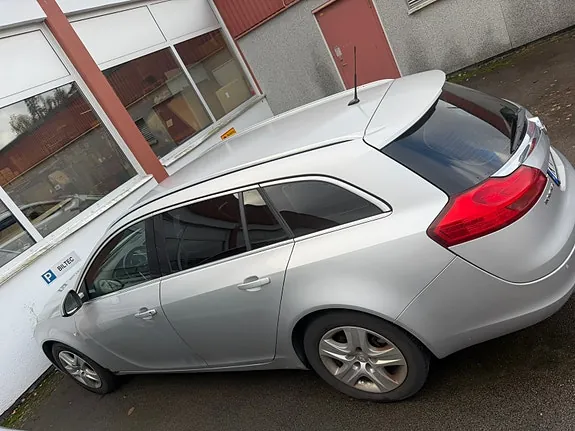 Opel Insignia 2010 photo 2
