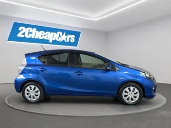 Toyota Aqua 2014 photo 5