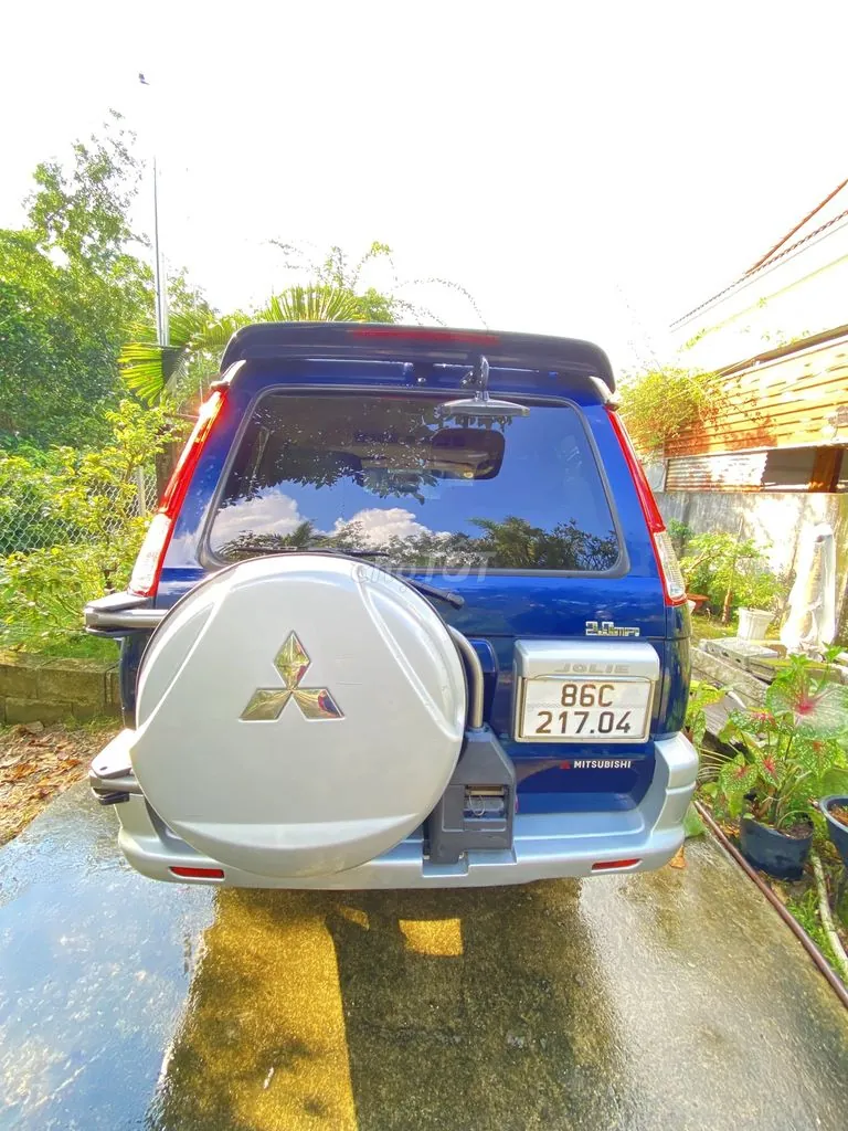 Mitsubishi Jolie