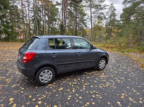 Skoda Fabia 2008 photo 3