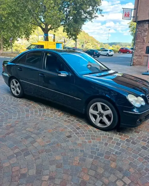 Mercedes-Benz C180