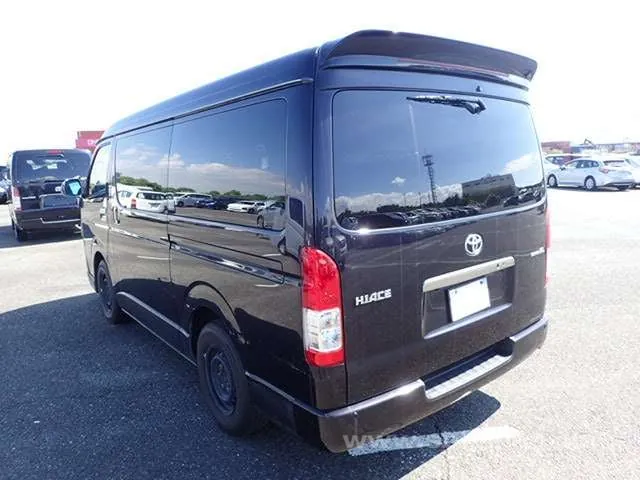 Toyota Hiace Van 2015 photo 3