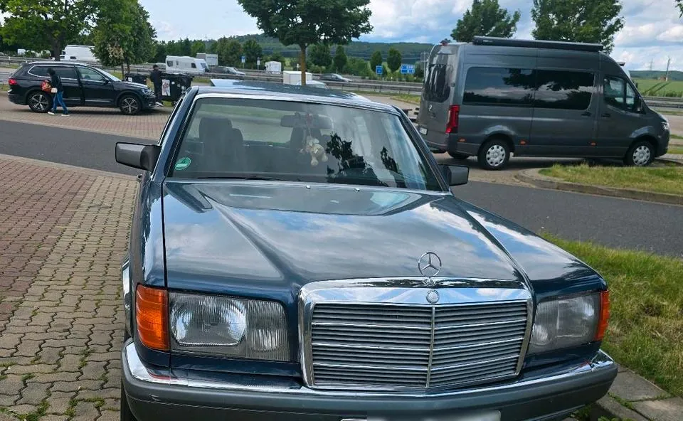 Mercedes-Benz W126