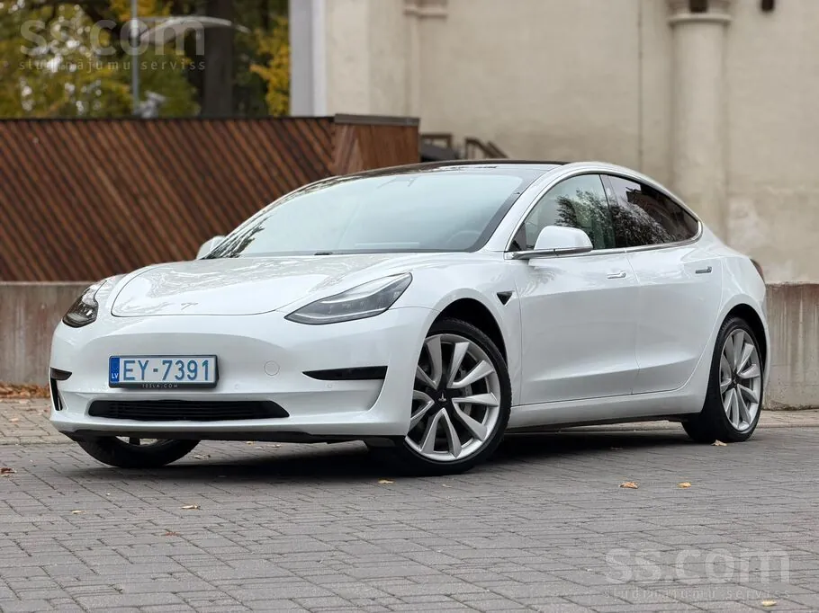 Tesla Model 3 2020 photo 3