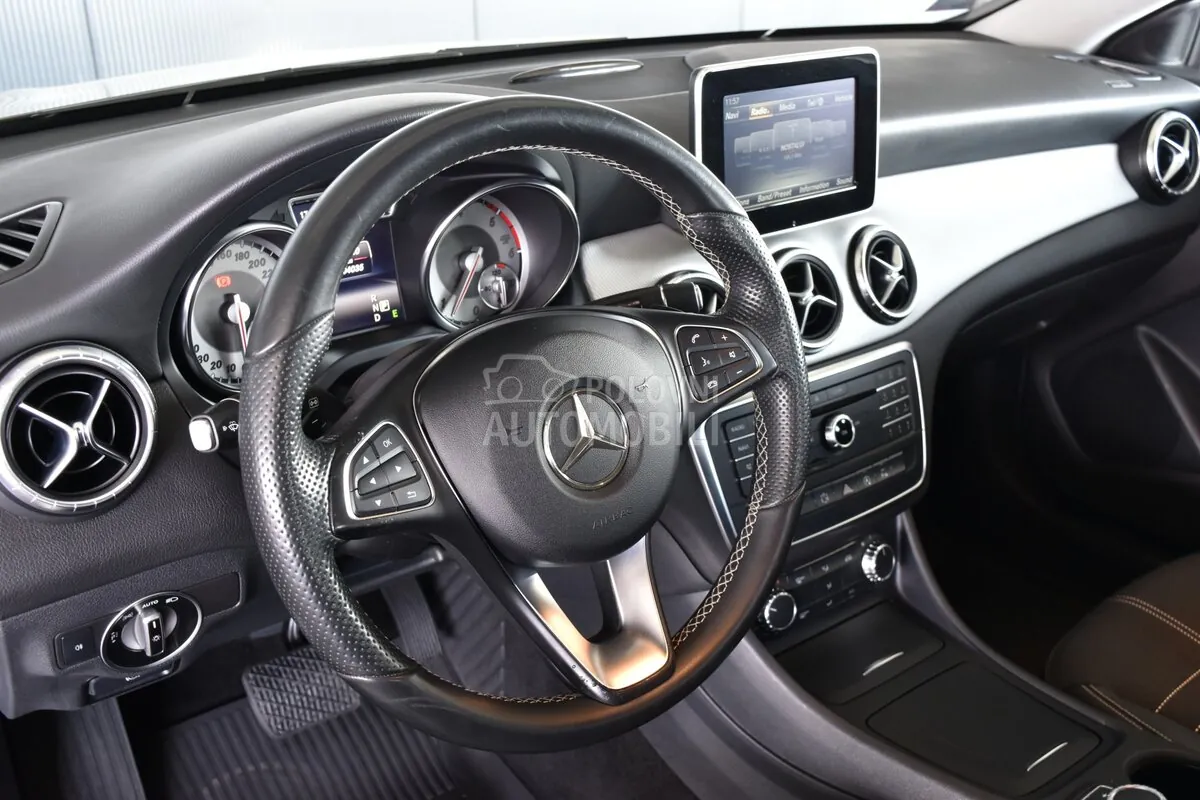Mercedes-Benz Cla 2015 photo 4