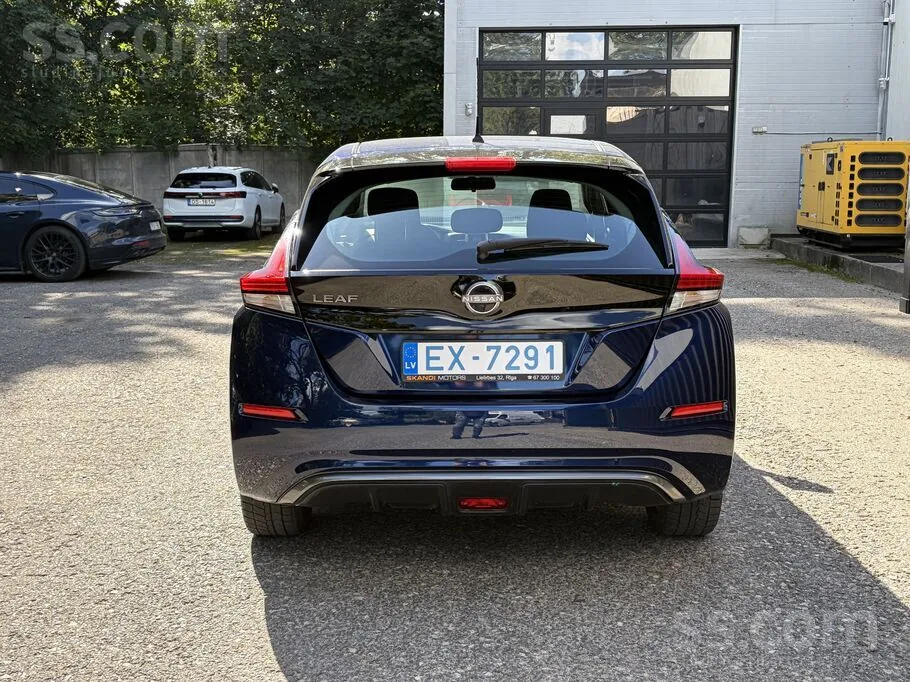 Nissan Leaf 2023 photo 4