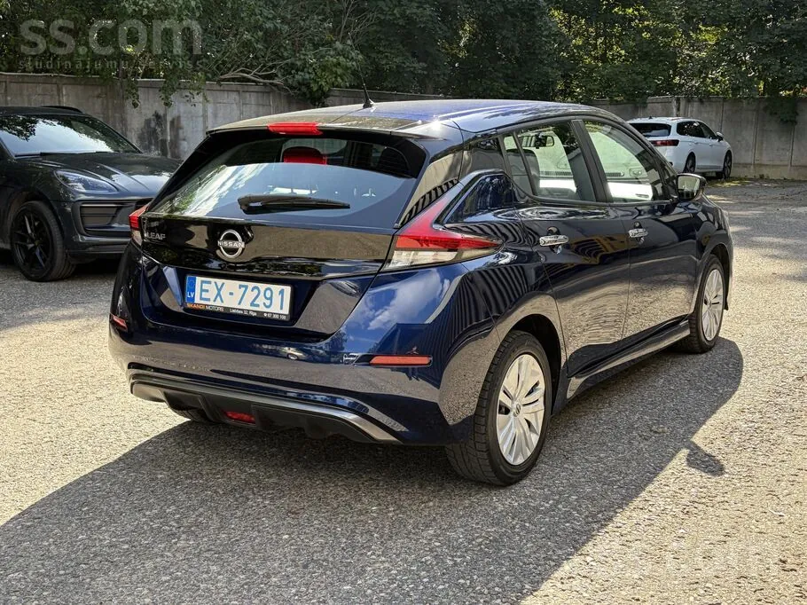 Nissan Leaf 2023 photo 5