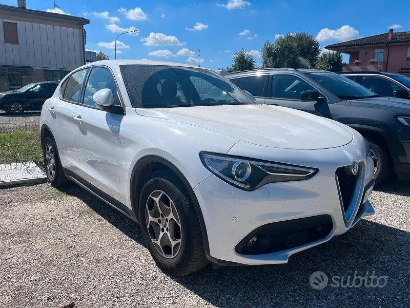 Alfa Romeo Stelvio 2022 photo 2