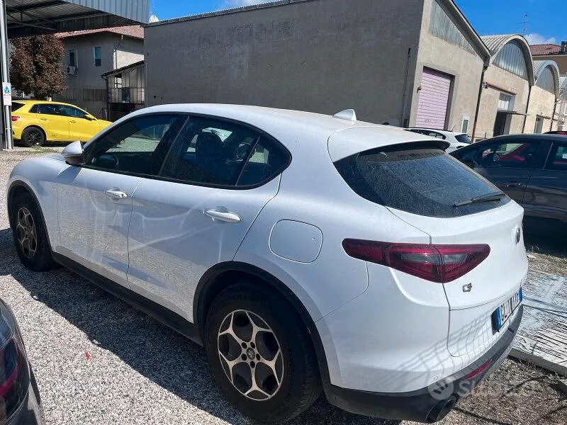 Alfa Romeo Stelvio 2022 photo 5