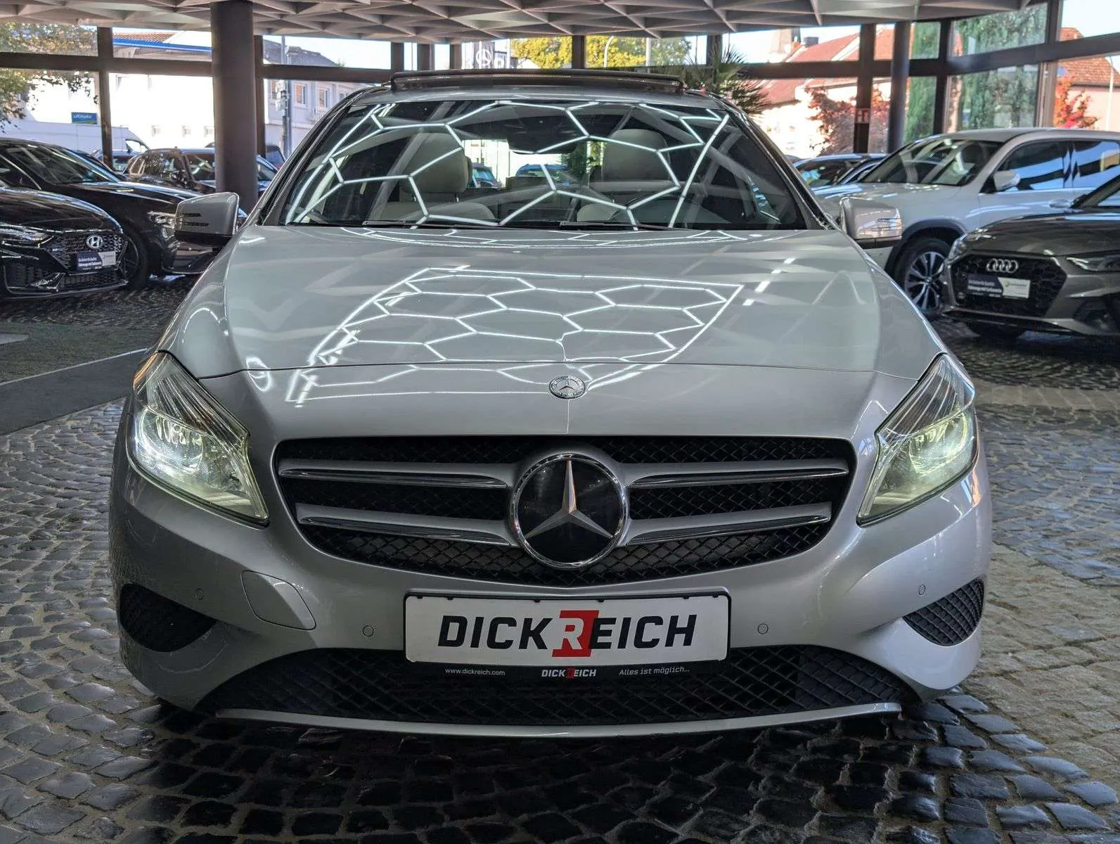 Mercedes-Benz A-Class 2014 photo 3