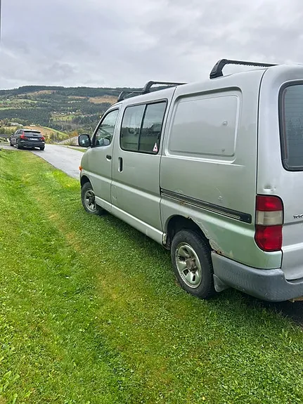Toyota Hiace 2005 photo 4