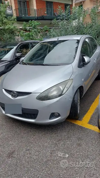 Mazda 2 2009 photo 3