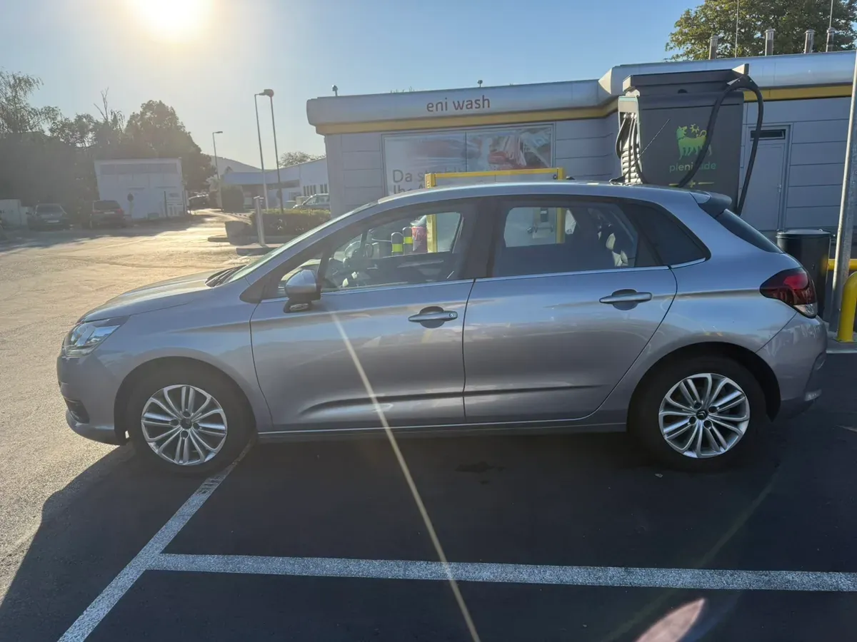 Citroen C4 2018 photo 2
