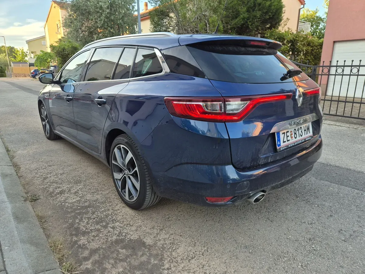 Renault Mégane 2017 photo 2