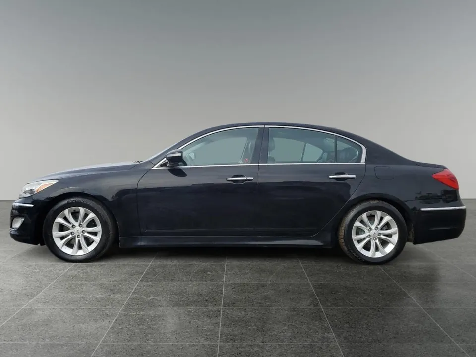 Hyundai Genesis 2013 photo 2
