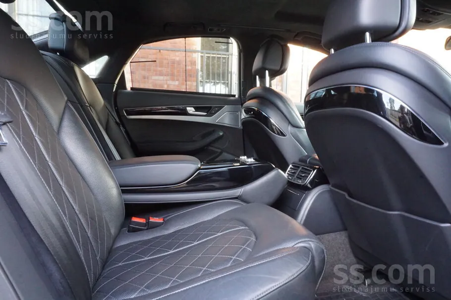 Audi A8 2011 photo 5