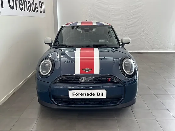 Mini Cooper S 2027 photo 2