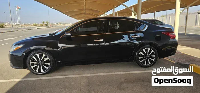 Nissan Altima 2018 photo 2