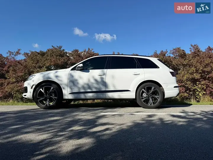 Audi Q7 2016 photo 4