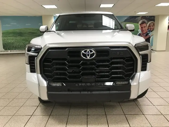 Toyota Tundra 2026 photo 2