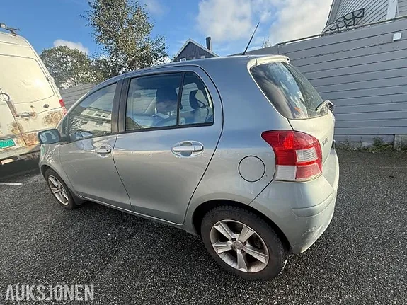 Toyota Yaris 2010 photo 4