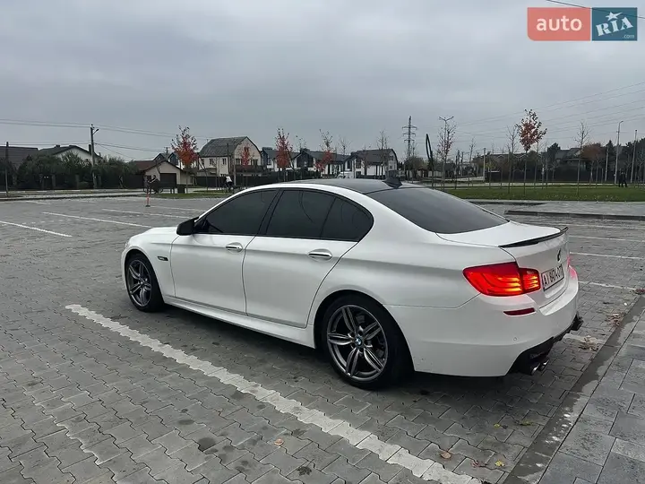 BMW 5 Series 2011 photo 3