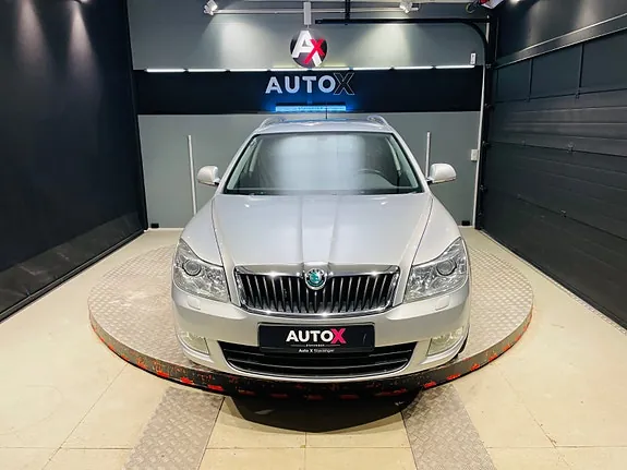 Skoda Octavia 2013 photo 2