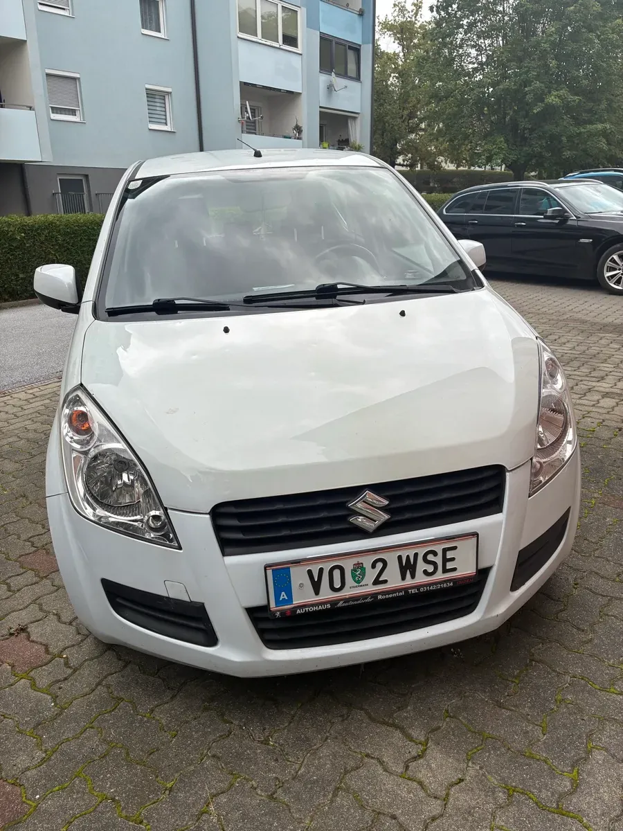 Suzuki Splash 2011 photo 3