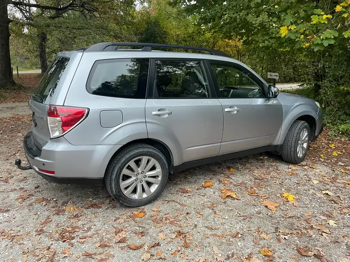 Subaru Forester 2012 photo 2