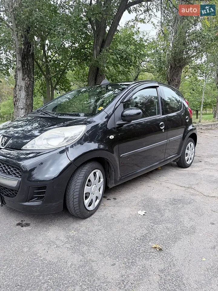 Peugeot 107 2011 photo 3